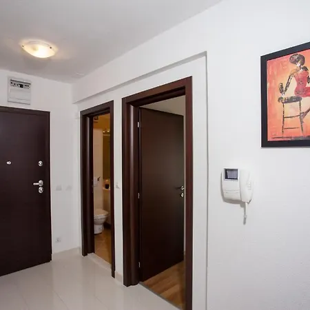 Luxury Vesna Apartamento