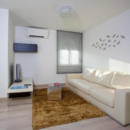 Luxury Vesna Apartamento